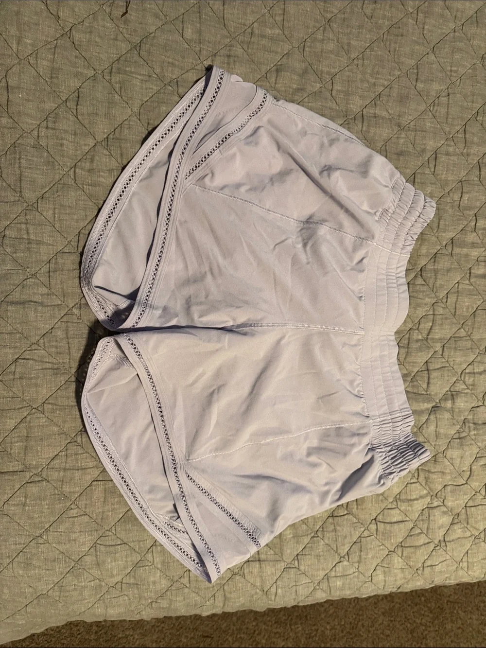 Lululemon Hotty hot 4 inch shorts with cute eyelet edge